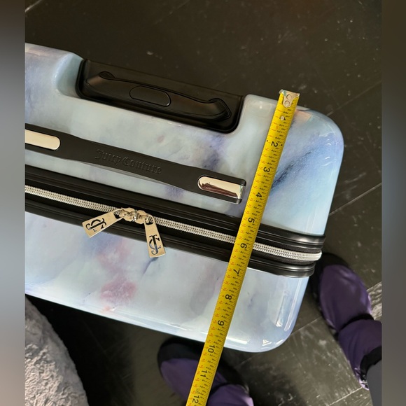 NWOT Juicy couture medium luggage - Picture 4 of 9